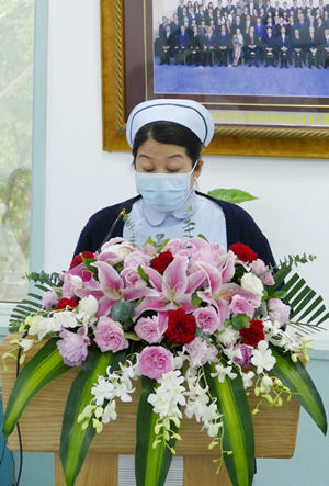 内B病区护士长任丽敏发言
